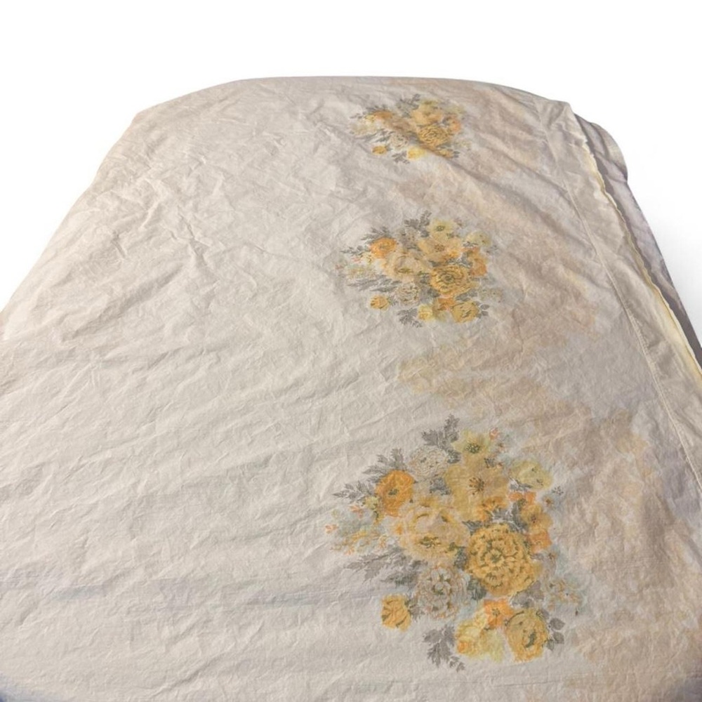 Steven’s vintage floral flat sheet